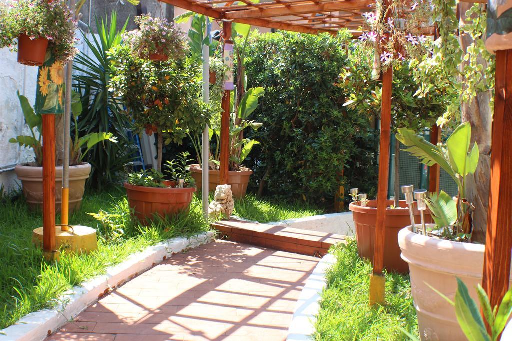 Bed and Breakfast San Nicolo House Aci Catena Exterior foto