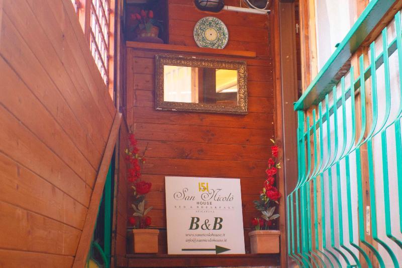 Bed and Breakfast San Nicolo House Aci Catena Exterior foto